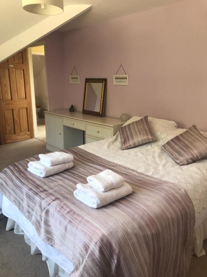 Healing Waters Sanctuary For Exclusive Private Hire And Self Catering Board, Vegetarian, Alcohol & Wifi Free Retreat In Glastonbury Exterior photo